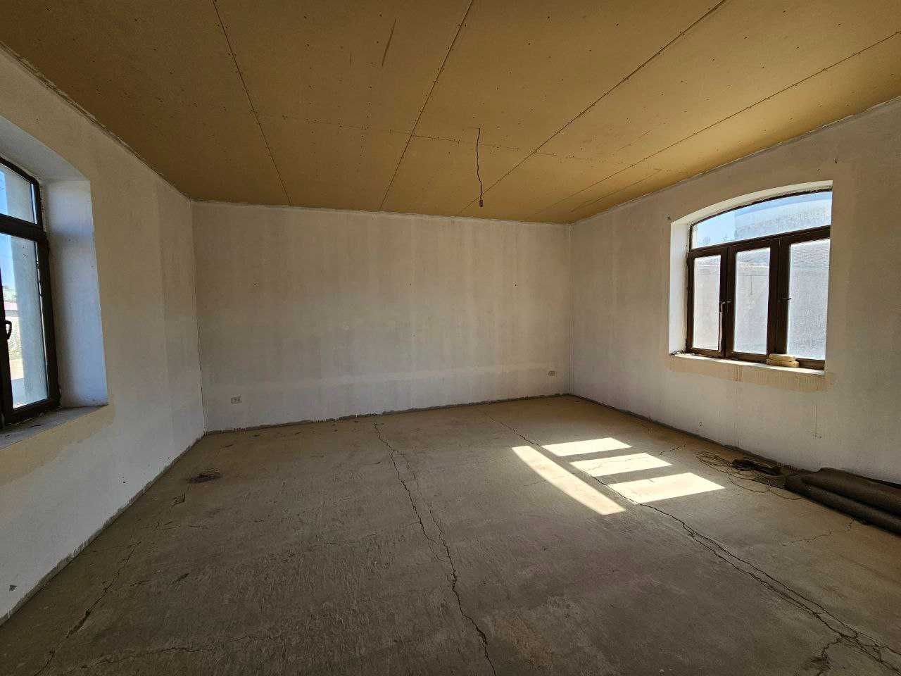7,5 sotix maydonga qurilgan 2 qavatli uchastka sotiladi.