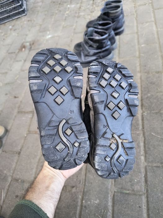 Vând cizmulițe zăpadă copii mărimea 24