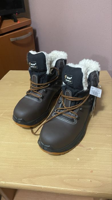 Защитная обувь зимняя / Спец ботинки зимние с мехом / Рабочие ботинки