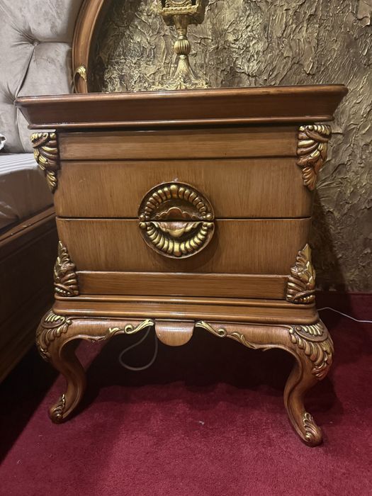 Луксозна спалня с две нощни шкафчета + матрак