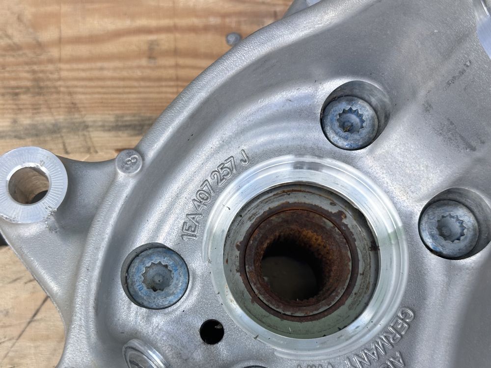 Ляв шенкел AUDI Q4 VW ID.4 ID.5 ID.7 1EA407257J