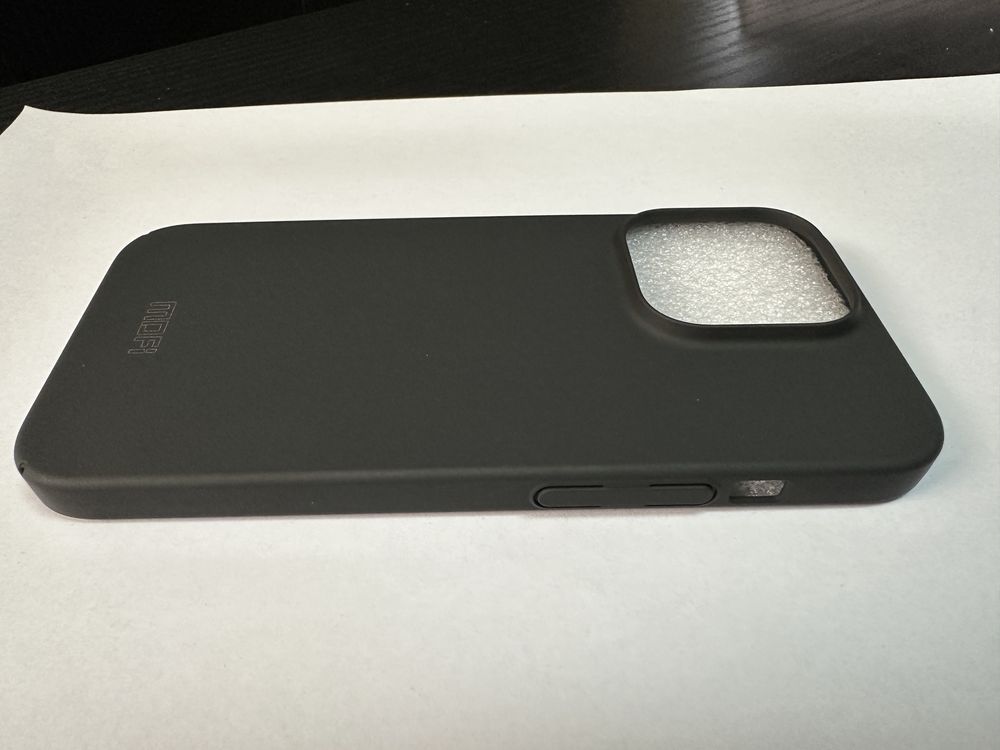 Husa slim iPhone 14 Pro de la MOFI