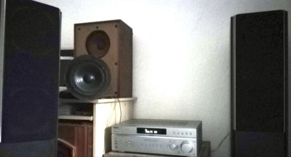 Sistem Sony 5.1 cu 2 boxe de podea de   120 W GH Grand High