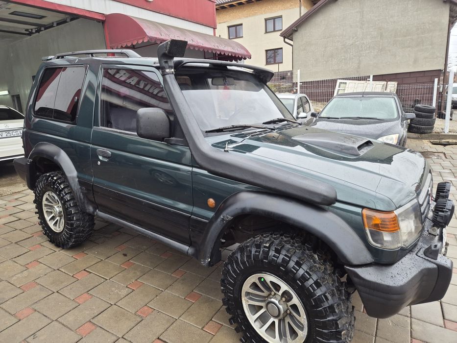 Vând Mitsubishi Pajero Sport
