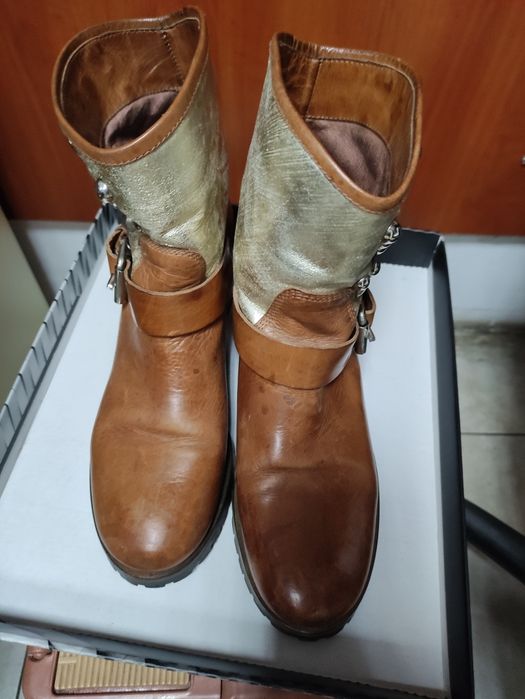 Продавам дамски обувки и боти