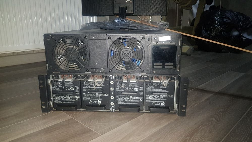 APC Smart-UPS SRT8KRMXLI • 8000 Вт / 8000 ВА • Новые аккумуляторы • По