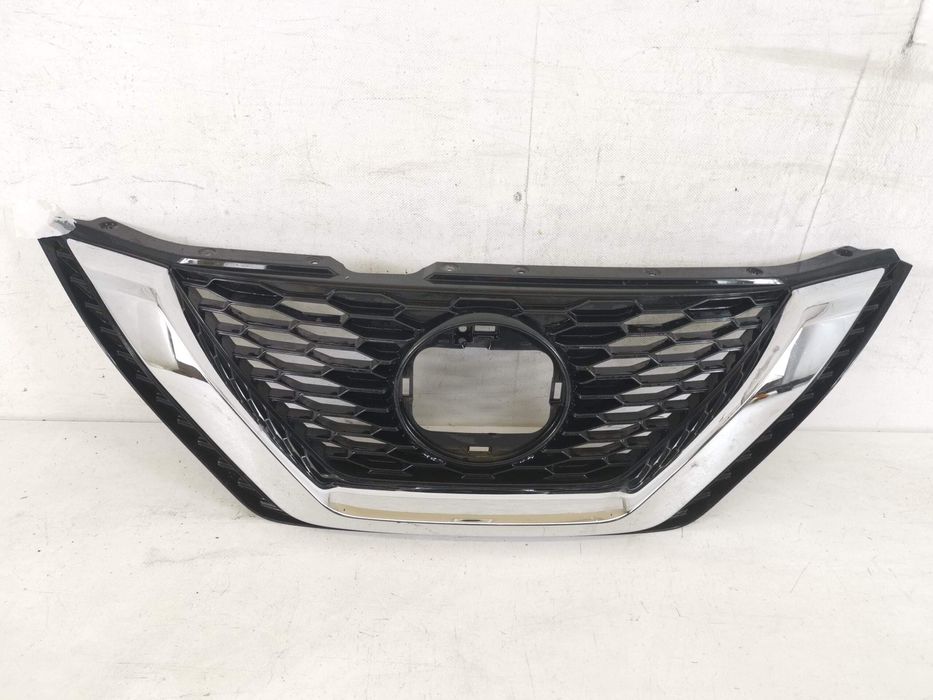 Решетка Радиатор Нисан Кашкай 2 Й11 / Nissan Qashqai 2 J11 [фейслифт]