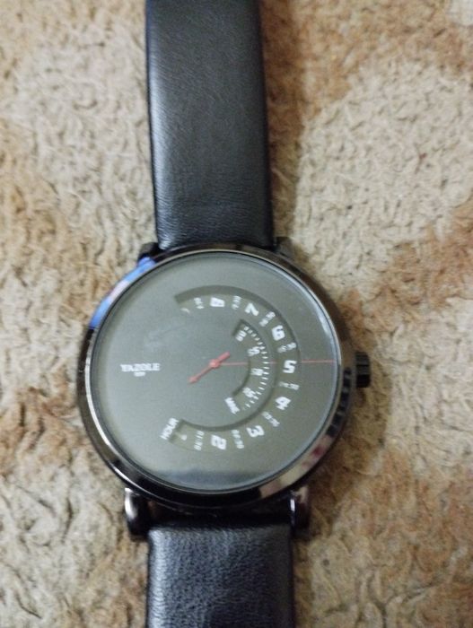 Продам или обмен часы без стрелок