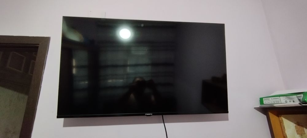 Продается телевизор смарт 43 monix и 32 новый