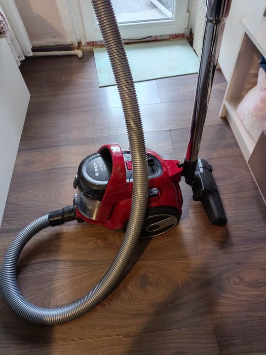 Прохосмукачка Bosch serie 2