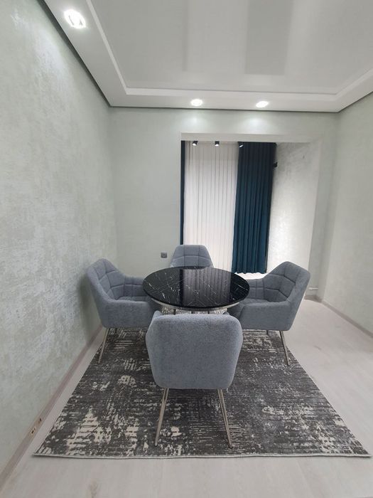 Продам квартиру на Буюк Ипак Йули 2в3/5/5 Евро ремонт с мебелью и тех.