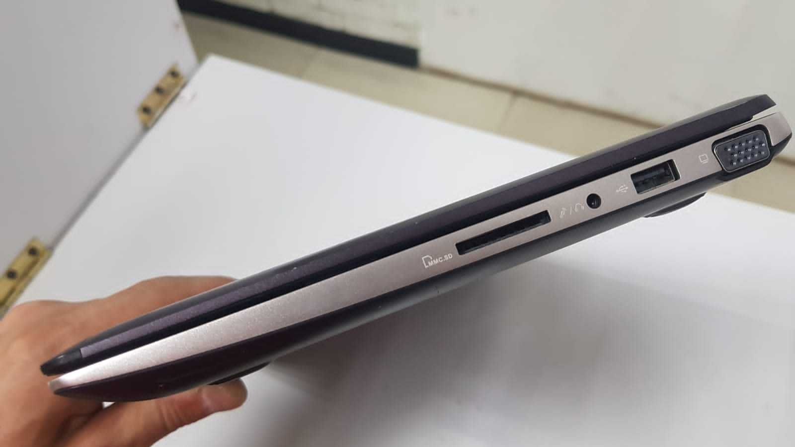 Ноутбук ASUS VivoBook X202E