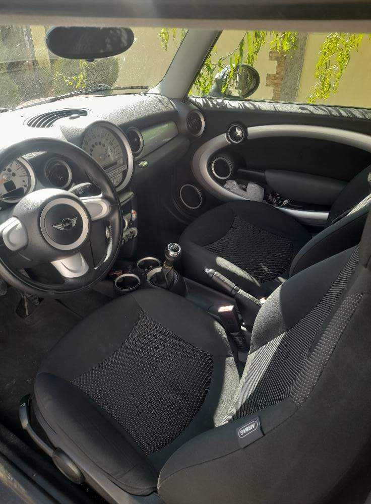 Mini Cooper Mini One
Motorizare 1.4 Benzină