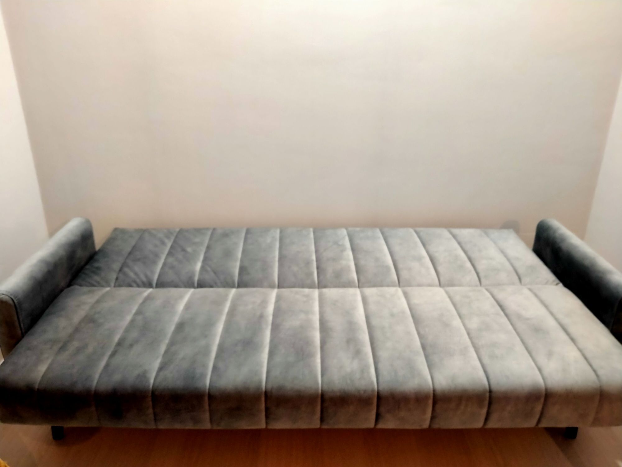 Мягкая мебель (диван)