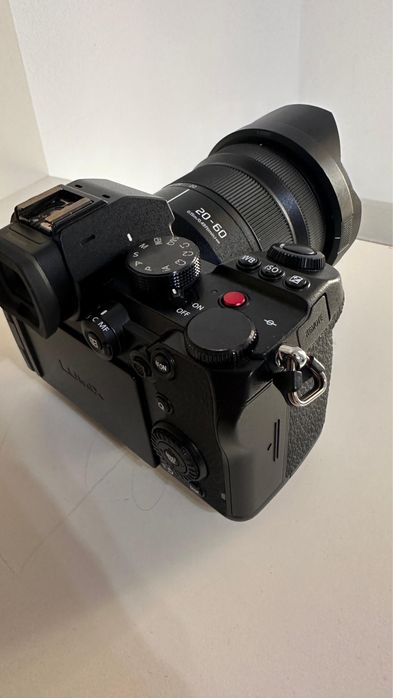 Lumix S5 mirrorles de vanzare noua cu pachet de accesorii