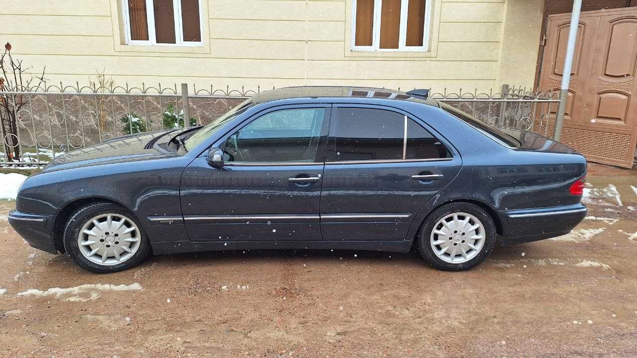 Mercedes-Benz w210