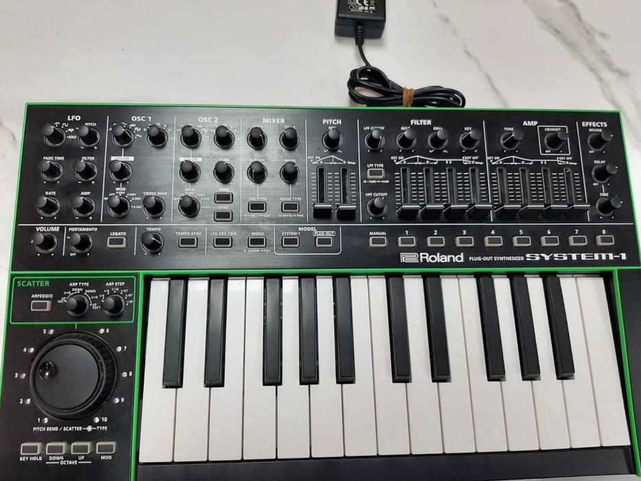 UP Bucuresti/Sintetizator Roland Aira System 1/Garantie 12 LUNI