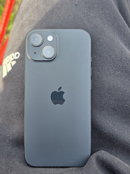 Vând iphone 15 normal