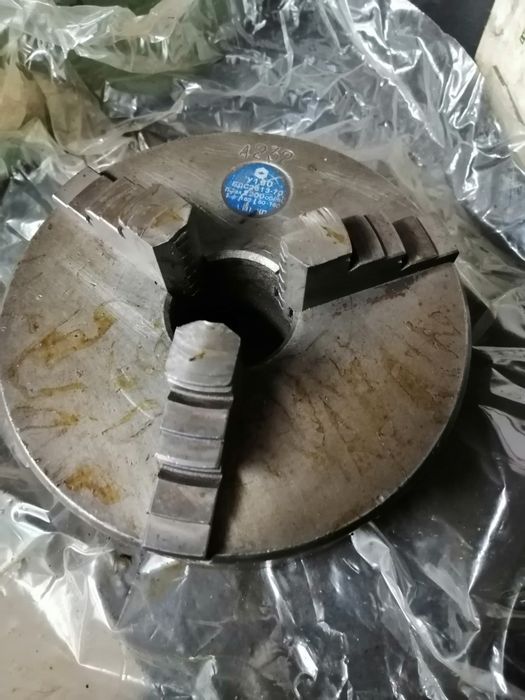 Универсал за струг