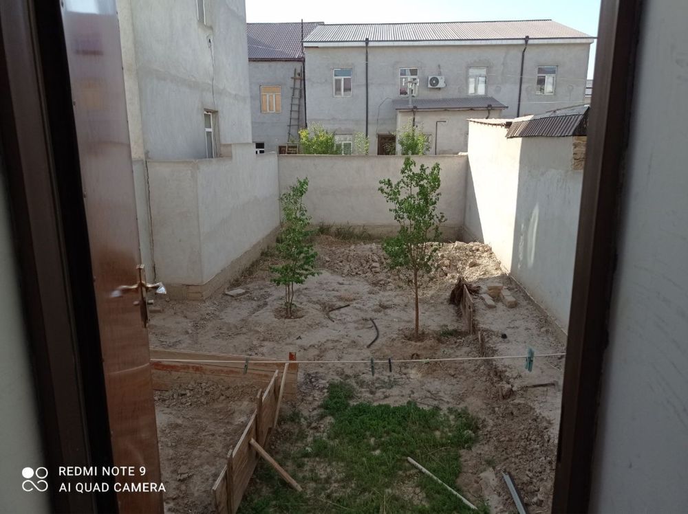уй сотилади 220кв