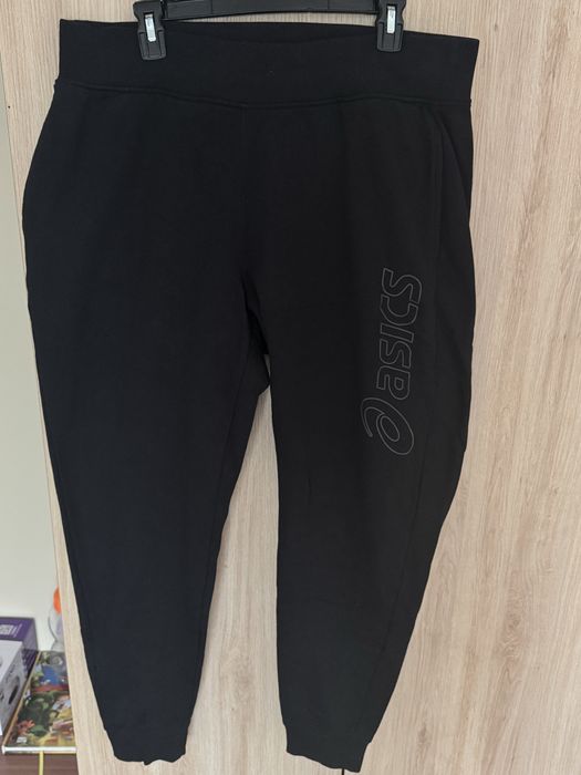 Asics Чисто Нов екип