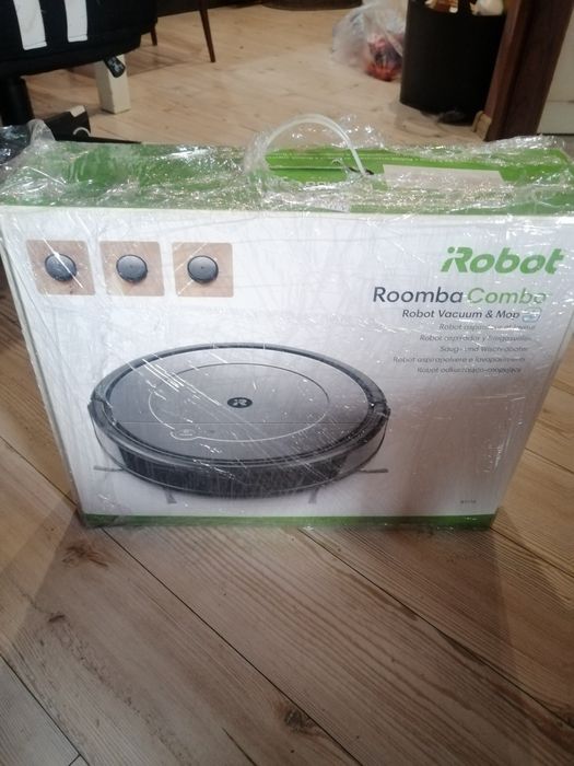 IRobot Roomba Combo vacuum and mop