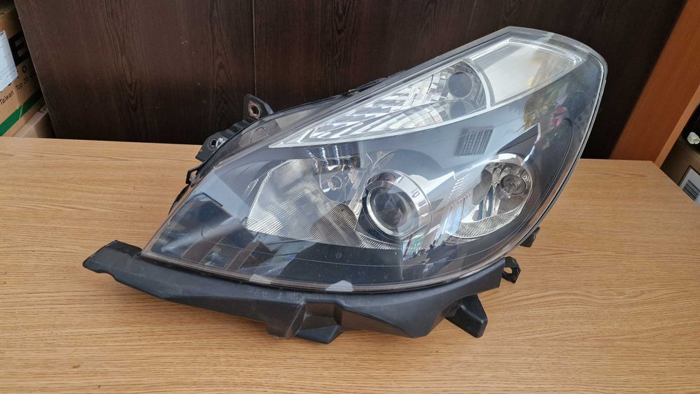 Renault Clio 3 ляв ксенон фар Рено Клио xenon far 2005-2009