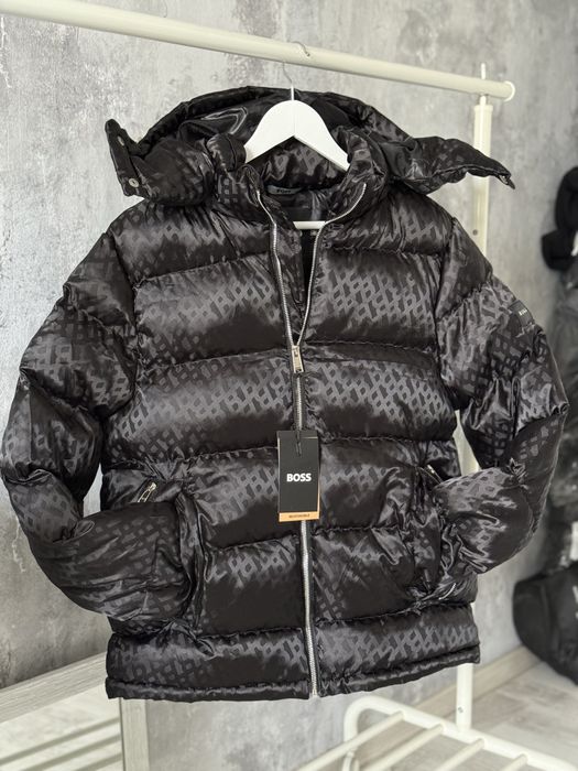 Geaca BOSS Premium 2026 model