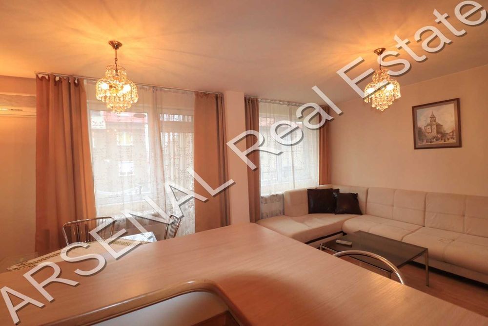 Дава се под наем Тристаен апартамент в София, Център - 120 кв.м за 650 € - Снимка #2