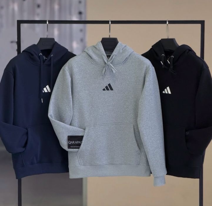 Продам толстовку адик
