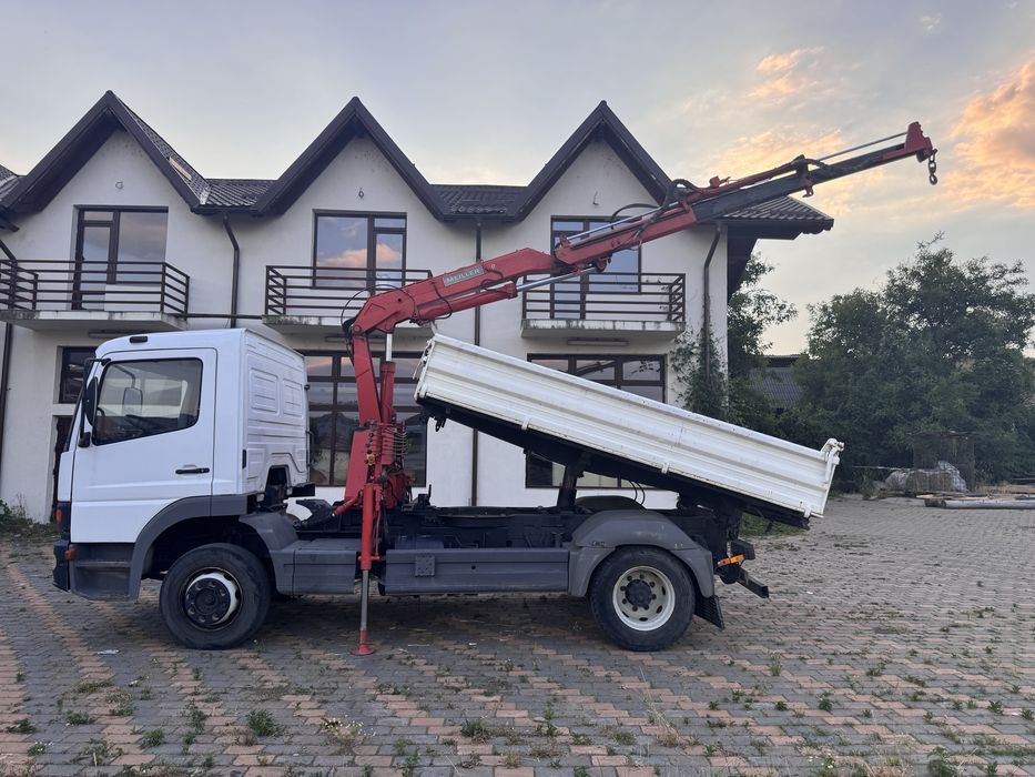 Vand Mercedes-Benz Atego / Basculabil pe 3 parti / Cu Macara Meiller
