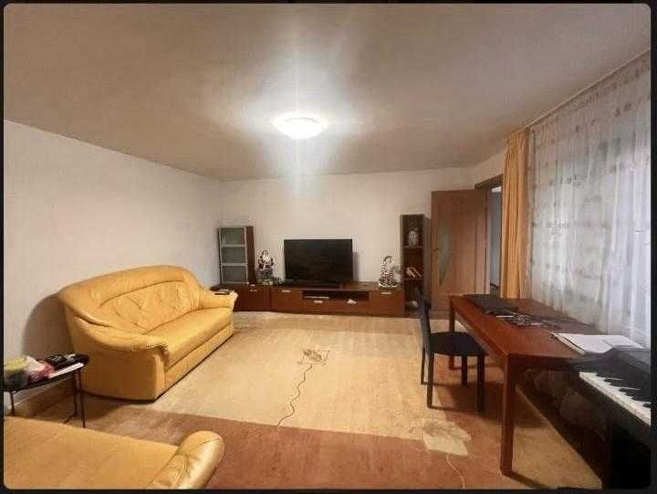 Casă de vânzare în cartierul 23 August