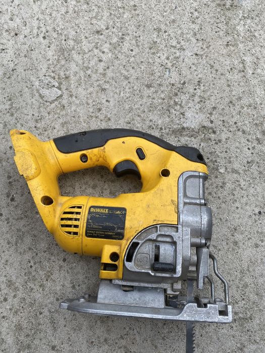 Scule dewalt masina de gaurit fierastrau pendular