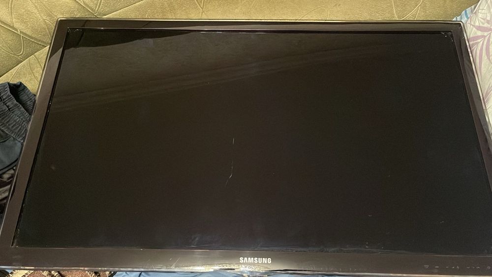 Продам телевизор на запчасти