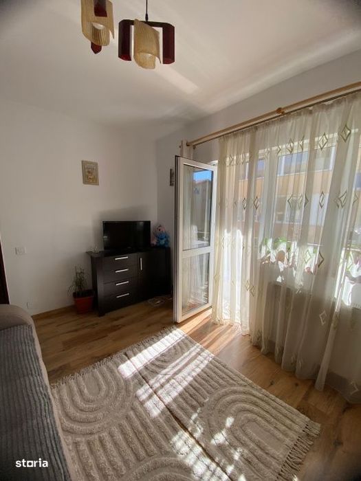Apartament modern, 3 dormitoare, terasa plus parcare, strada Pietroasa