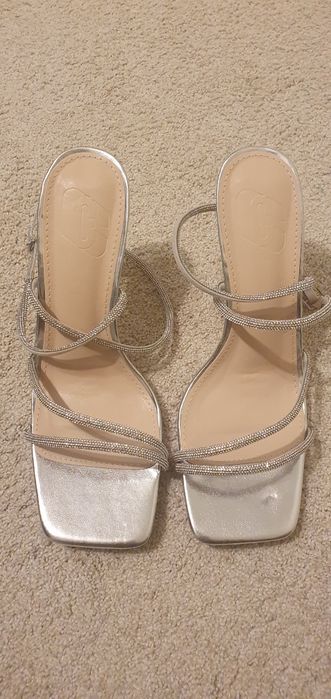 Sandale noi 41 (merg 40)