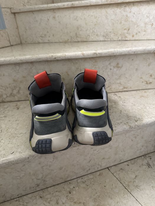 adidasi valentino garavani