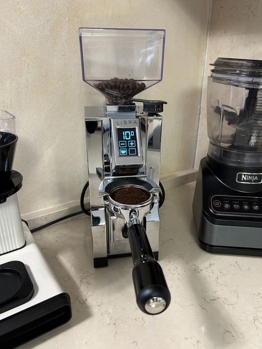 Eureka Mignon Libra 16CR - еспресо  кафемелачка с плоски дискове