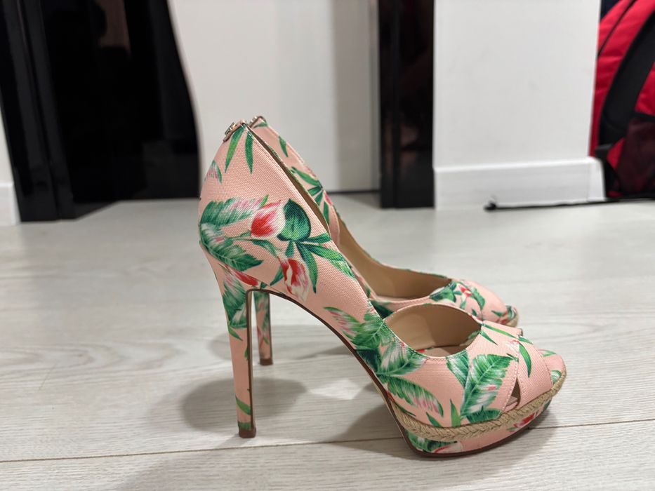 Дамски обувки Guess