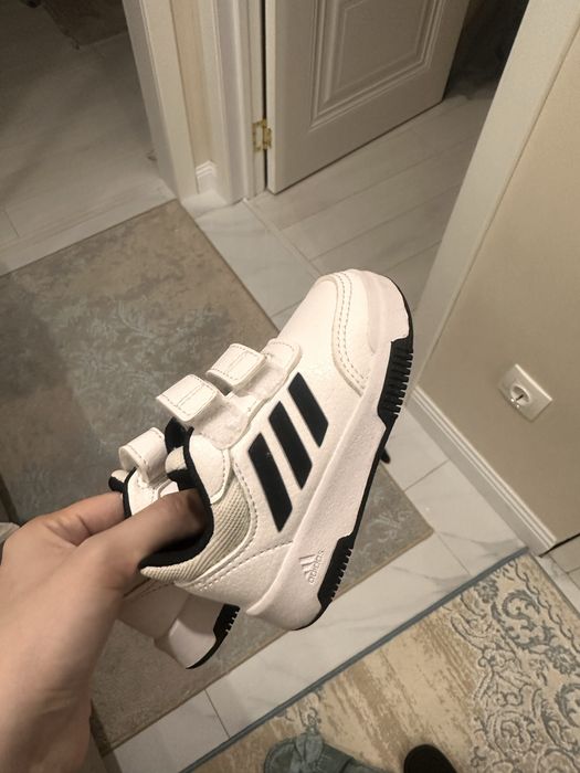 Кроссовки adidas детские