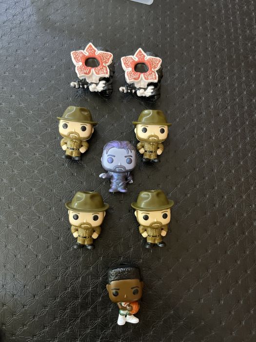 Киндер игрушки очень странные дела