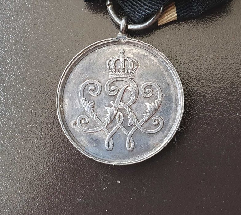 KRIEGER VERDIENST  Медал за храброст Прусия , 1873 година версия