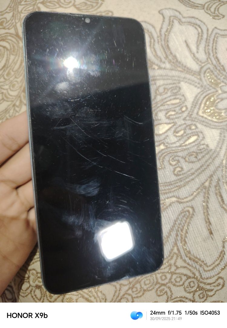Telefon Realme C21 sotiladi 3/32 xotira