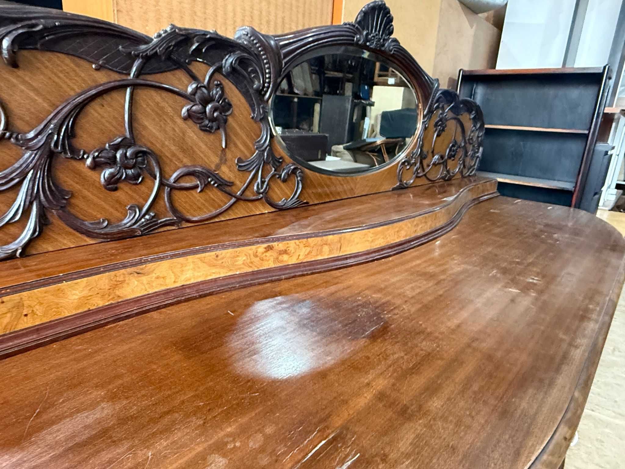 Comoda Vintage din Lemn stil Baroc; Bufet cu ornamente sculptate