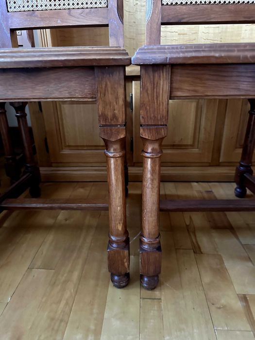 масивна дървена маса със столове 8 бр.