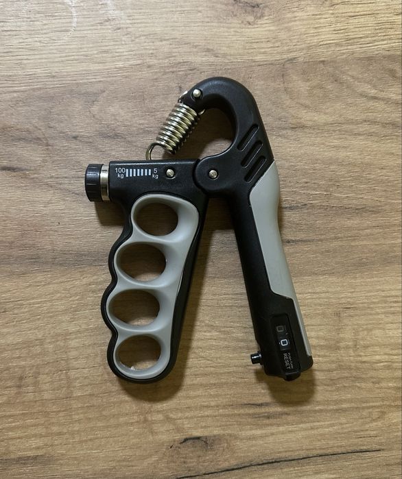 Тренажор за сила на захвата 5-100 кг с механично броенe