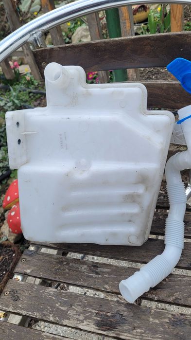 Казанче за чистачки Голф 5