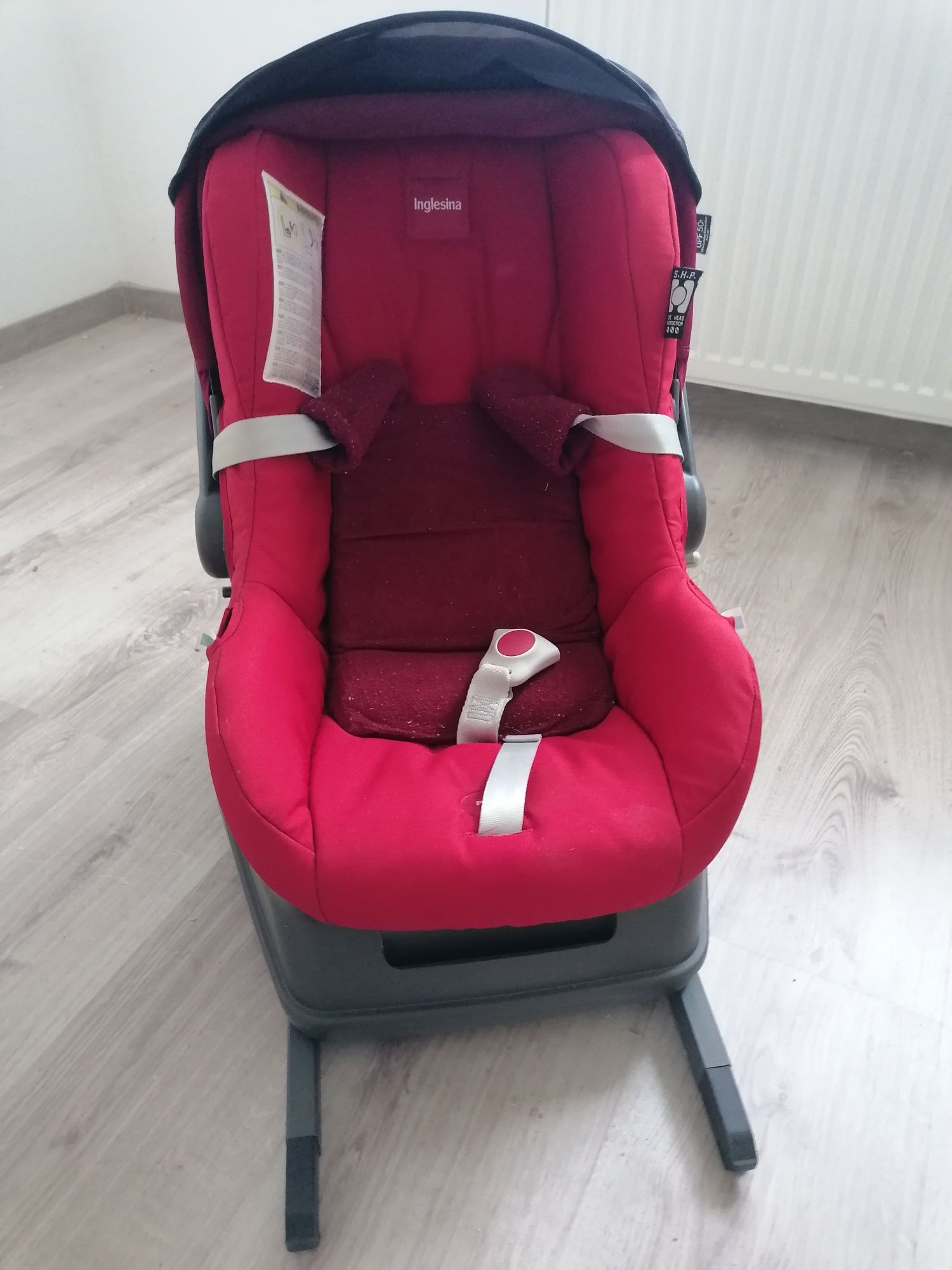 Scoica Inglesina tip Scaun Auto Huggy Multifix Rosu + baza ISOFIX