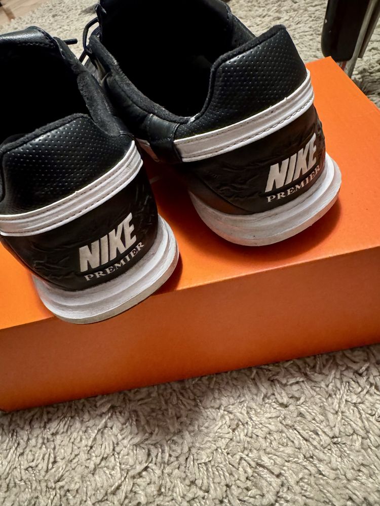 Футболни стоножки Nike Premier 41 ( 26,5 cm)