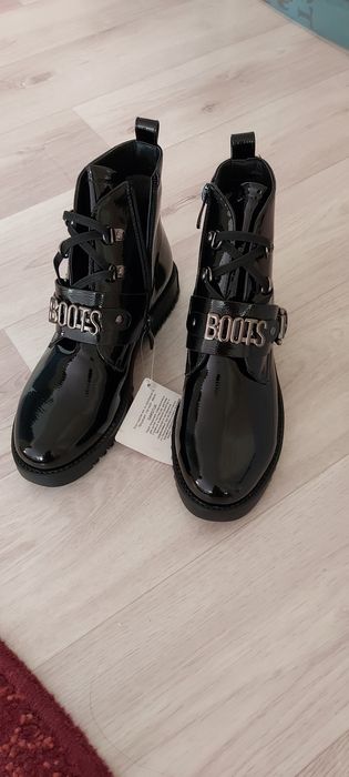 Новые кожанные ботиночки для девочек